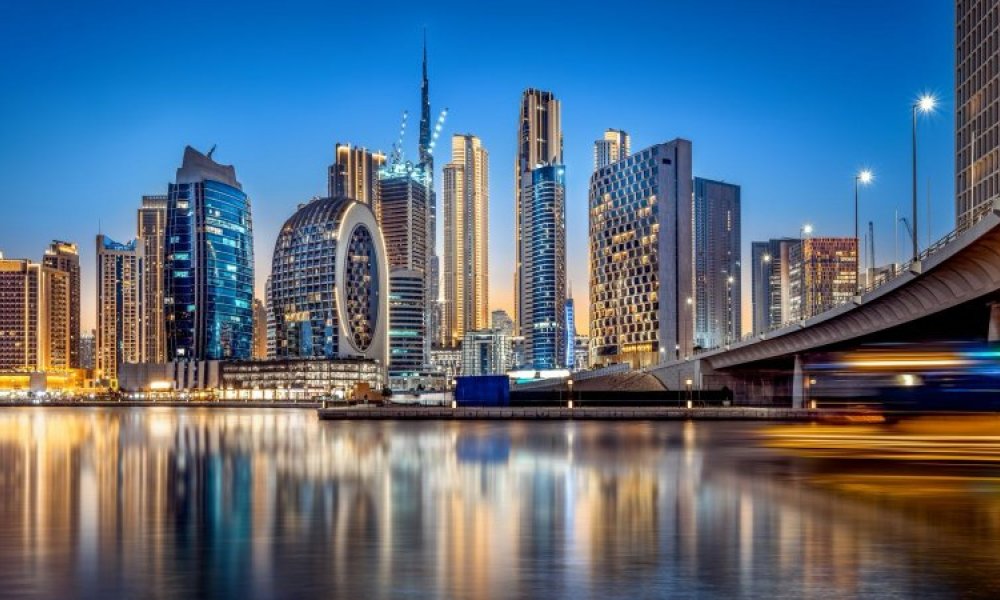 A City of Dreams, Dunes & Dazzling Heights